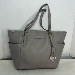 Jet Set Leather Top-Zip Tote Bag